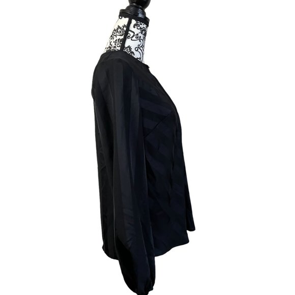 Liz Claiborne | Women's Black Striped Keyhole Neck Long Sleeve Blouse Size XS - Picture 5 of 6